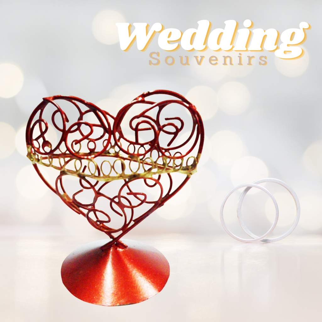 Bride and Groom in Heart Flower Base Wedding Souvenirs and Giveaways (Minimum order of 20pcs)