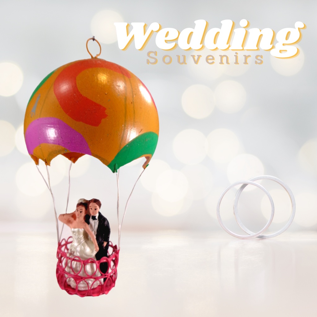 Bride and Groom in Hot Air Balloon Wedding Souvenirs and Giveaways (Minimum order of 20pcs)